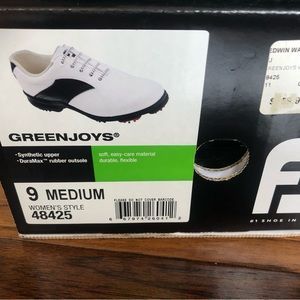 Like new. Women’s FootJoy GreenJoys golf cleats. EUC. Size 9